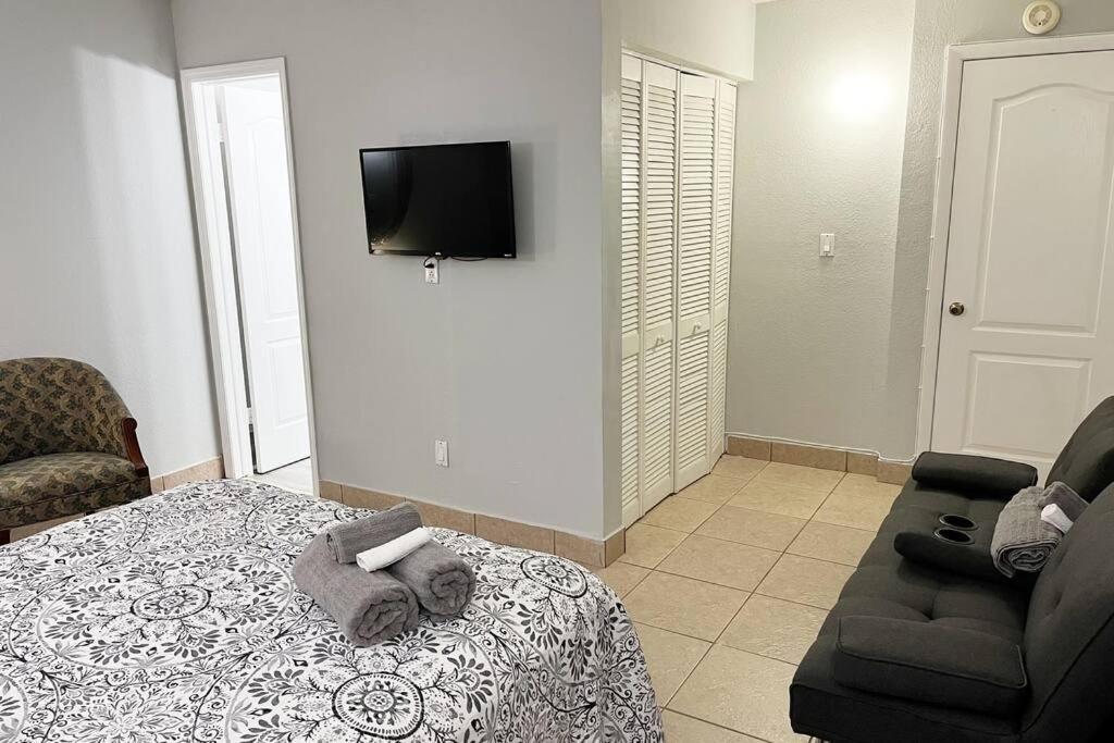 Villa Amazing & Cozy Duplex Near Zoo Miami ! Exterior foto